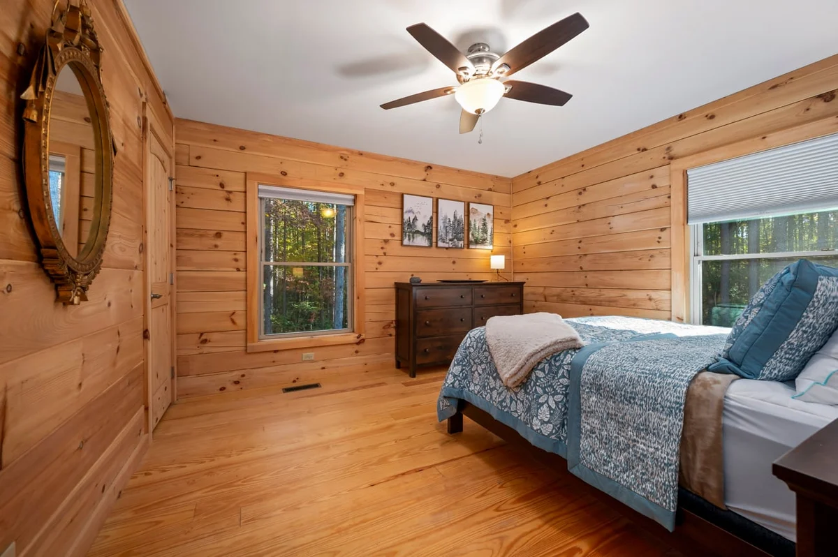 Bedroom 1 image 1