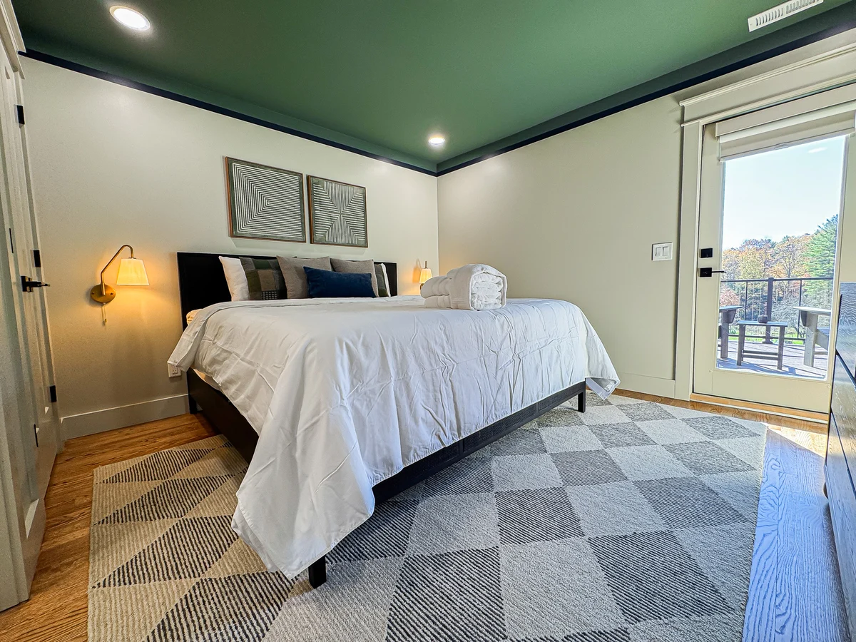 Bedroom 7 image 1