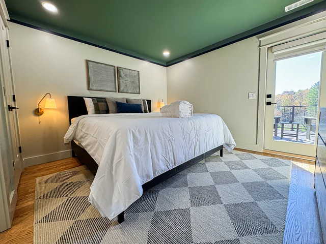 Bedroom 7 image 1