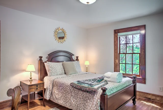 Bedroom 1 image 1