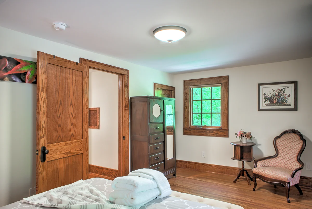 Bedroom 3 image 1