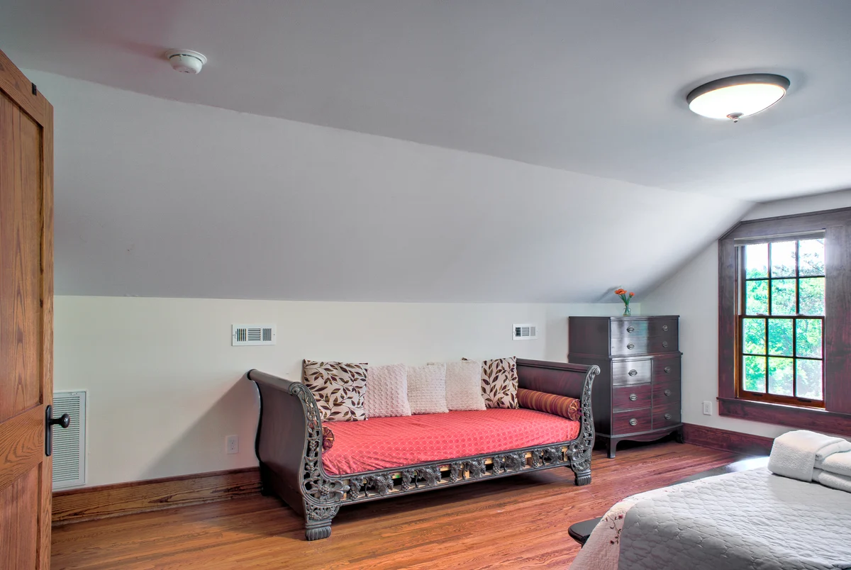 Bedroom 1 image 1