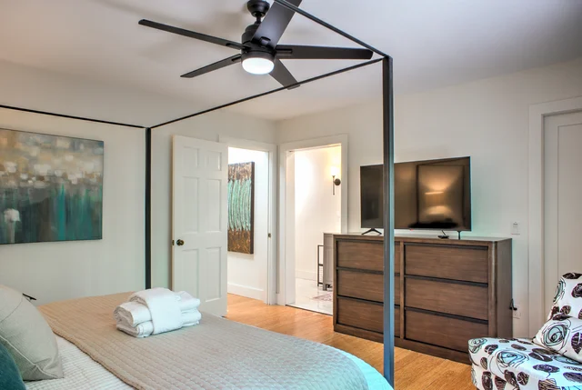 Bedroom 1 image 1