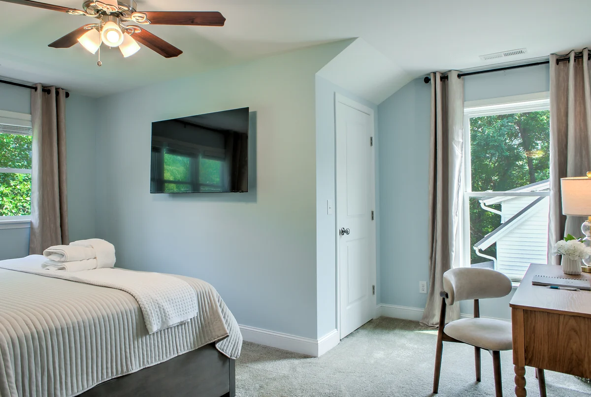 Bedroom 3 image 1