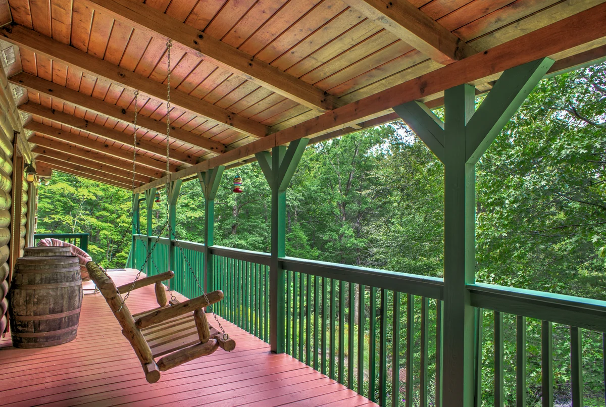 Property in Lake Lure property photo 2