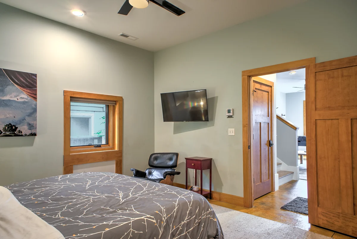 Bedroom 3 image 1