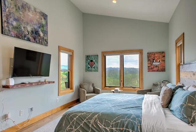 Bedroom 1 image 1