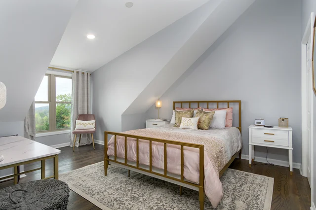 Bedroom 3 image 1