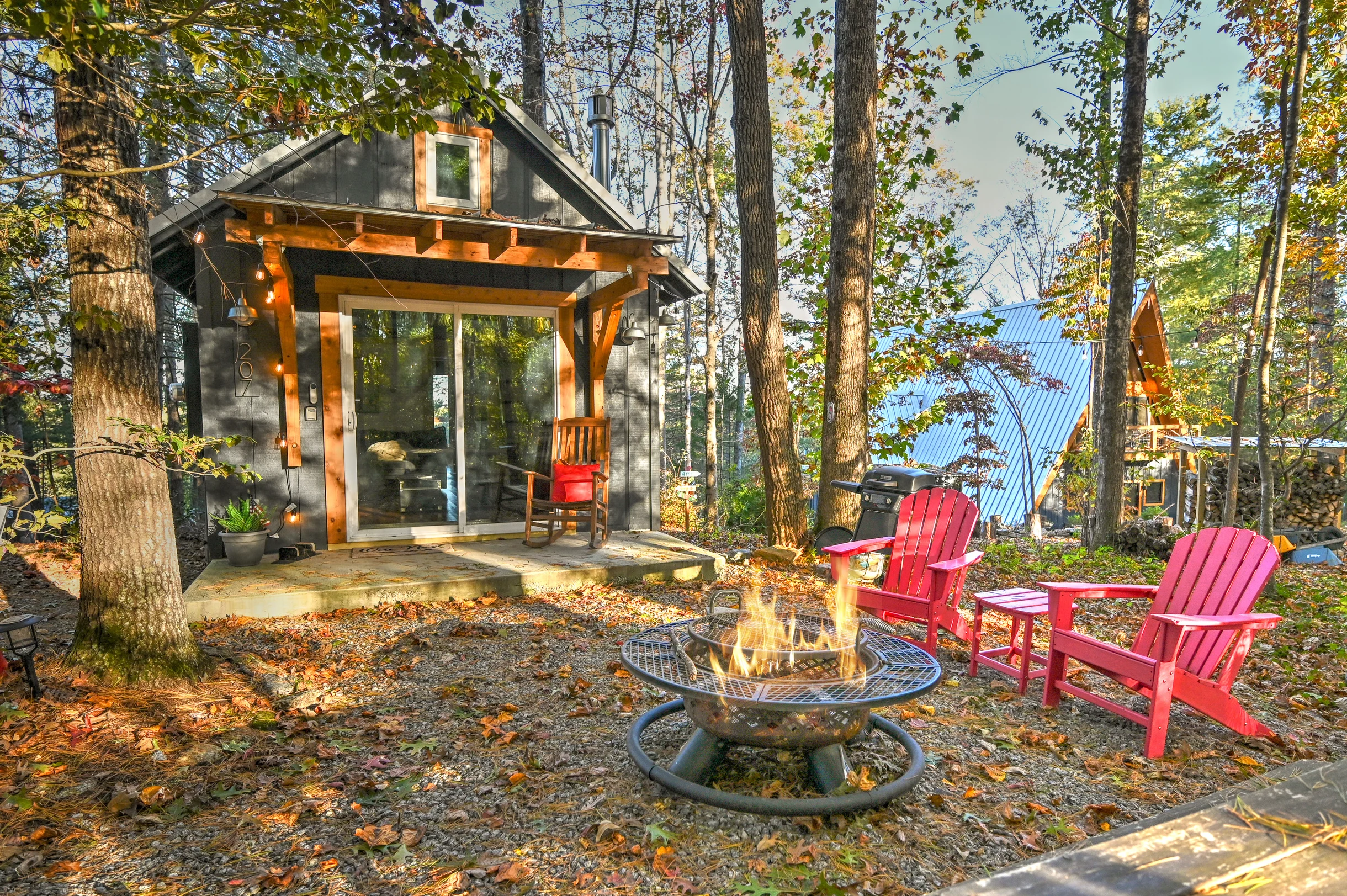 Home in Hendersonville property photo 2