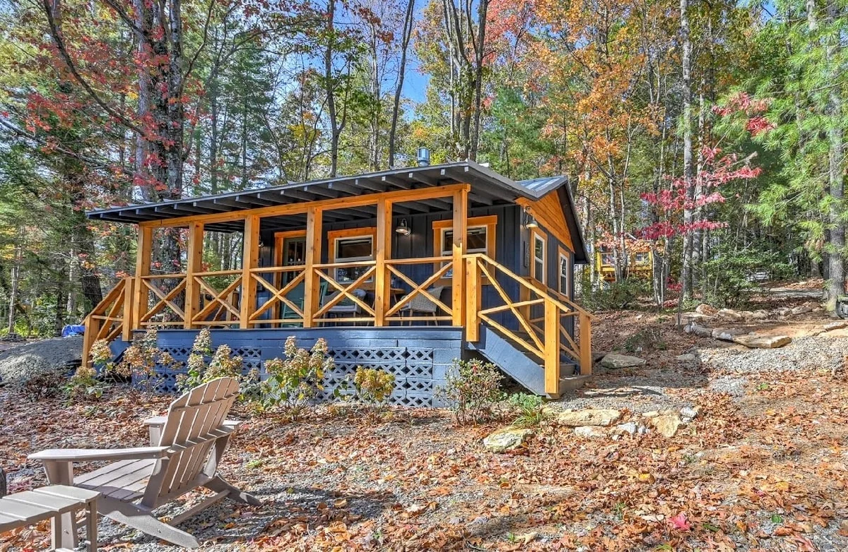 Home in Hendersonville property photo 3