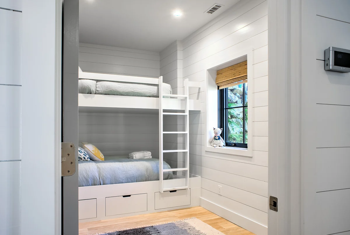 Bedroom 3 image 1