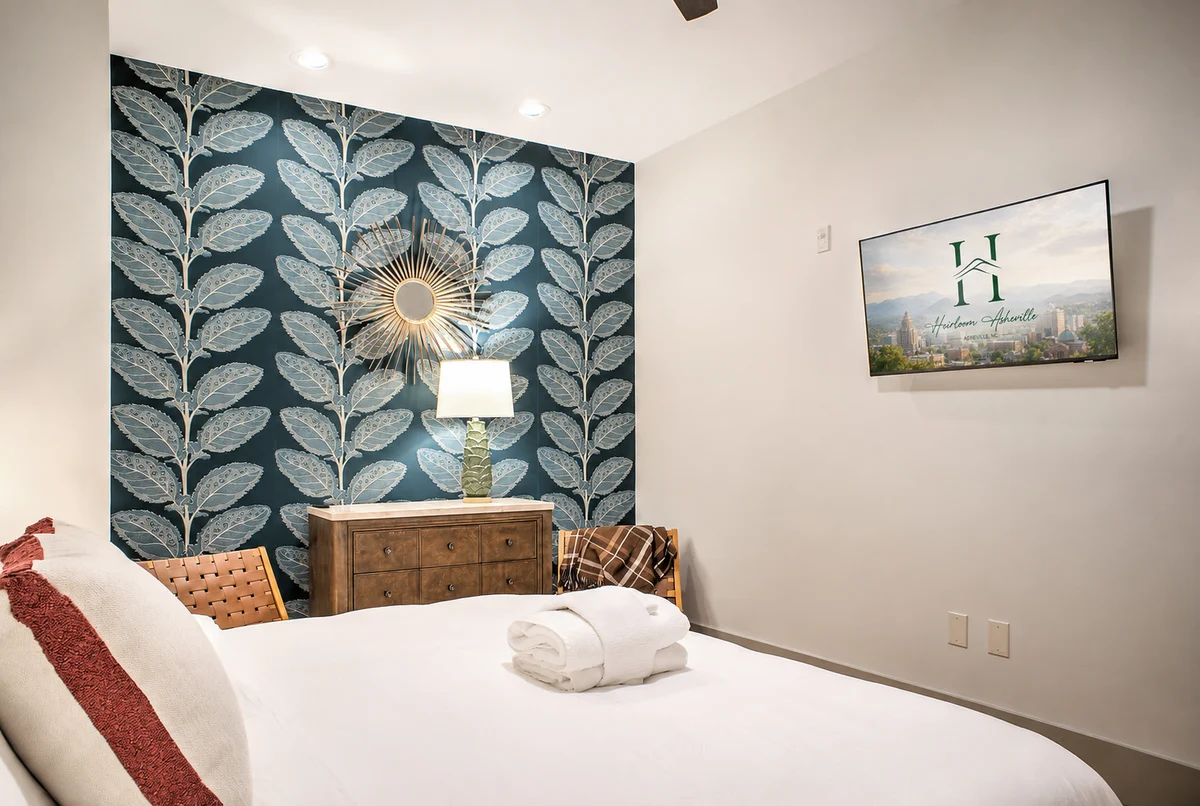 Bedroom 1 image 1
