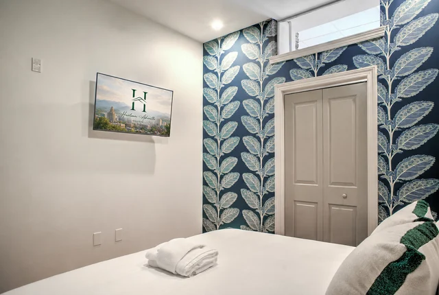 Bedroom 3 image 1