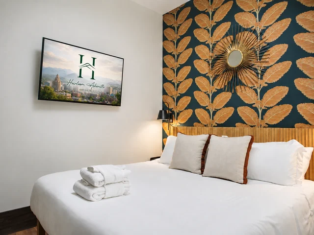 Bedroom 1 image 1