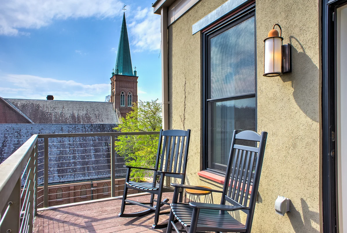 Condo in Asheville property photo 3