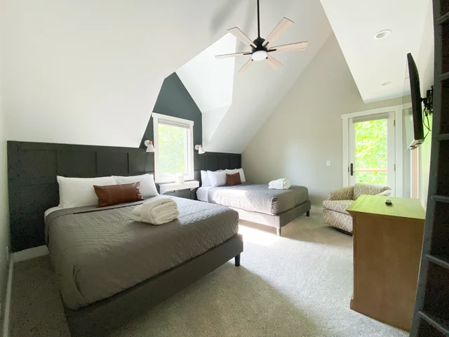 Bedroom 10 image 1