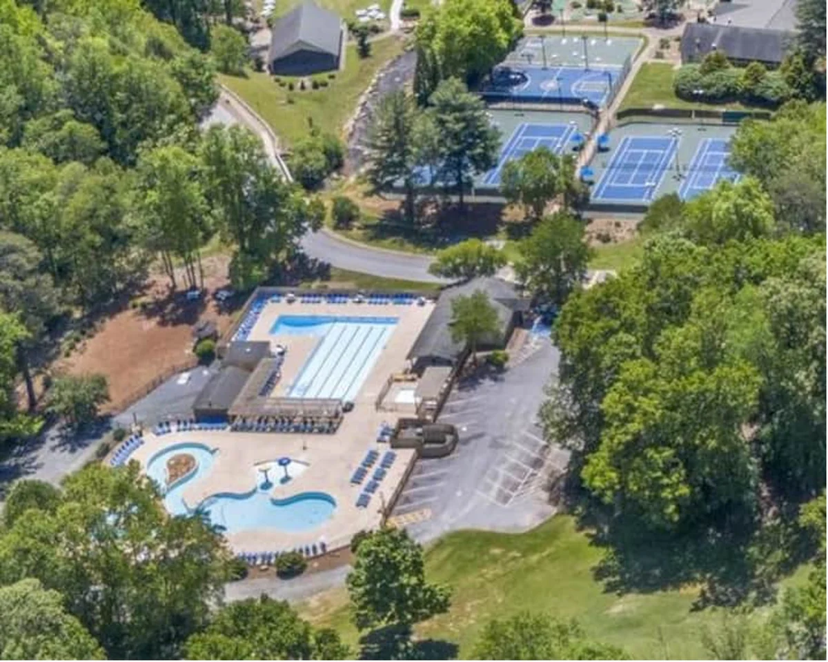 Condo in Lake Lure property photo 3