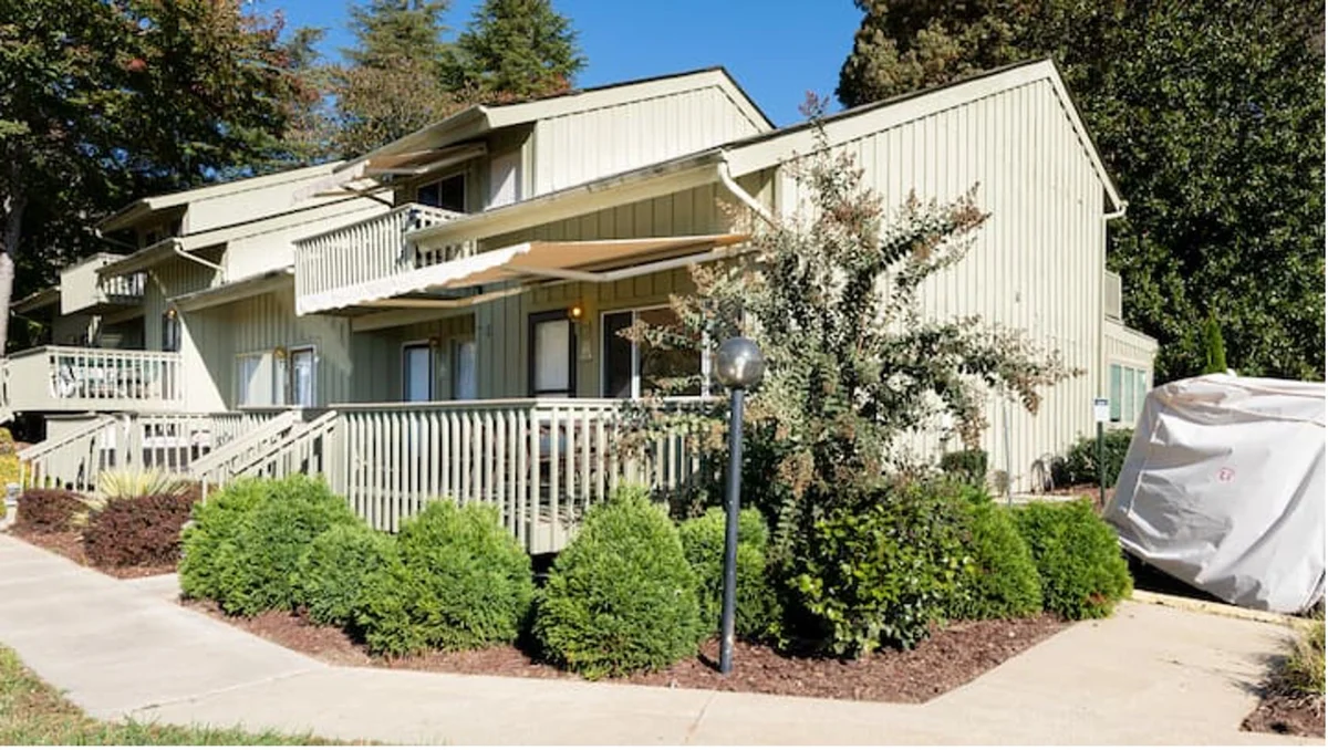 Condo in Lake Lure property photo 4