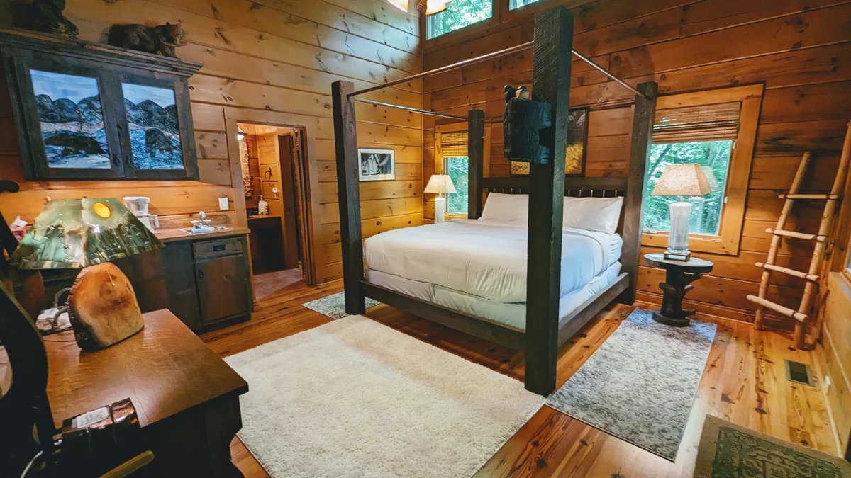 Bedroom 3 image 1