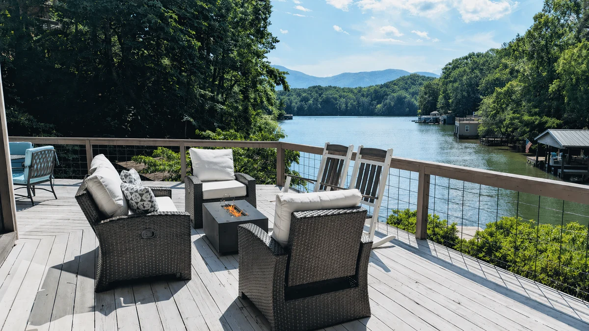 Home in Lake Lure property photo 4