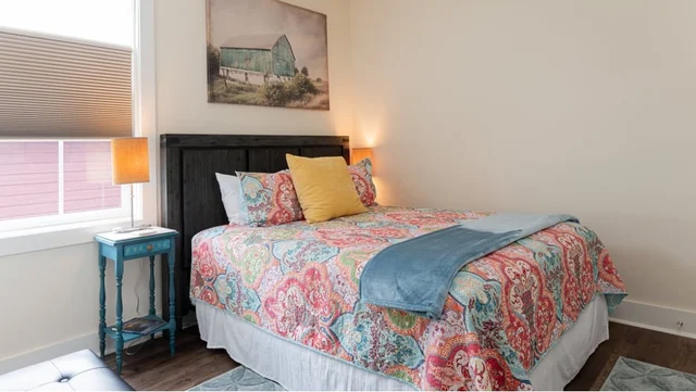 Bedroom 1 image 1