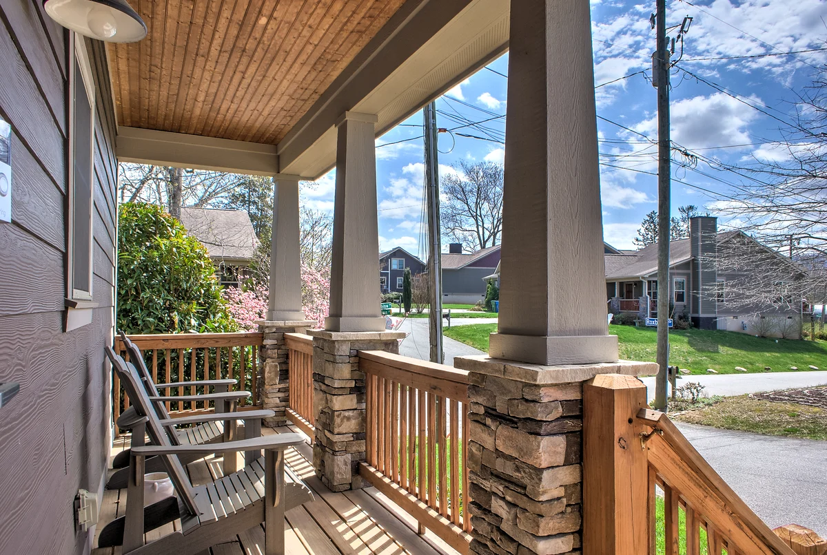 Home in Asheville property photo 2