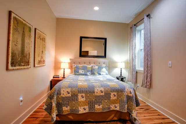 Bedroom 16 image 1