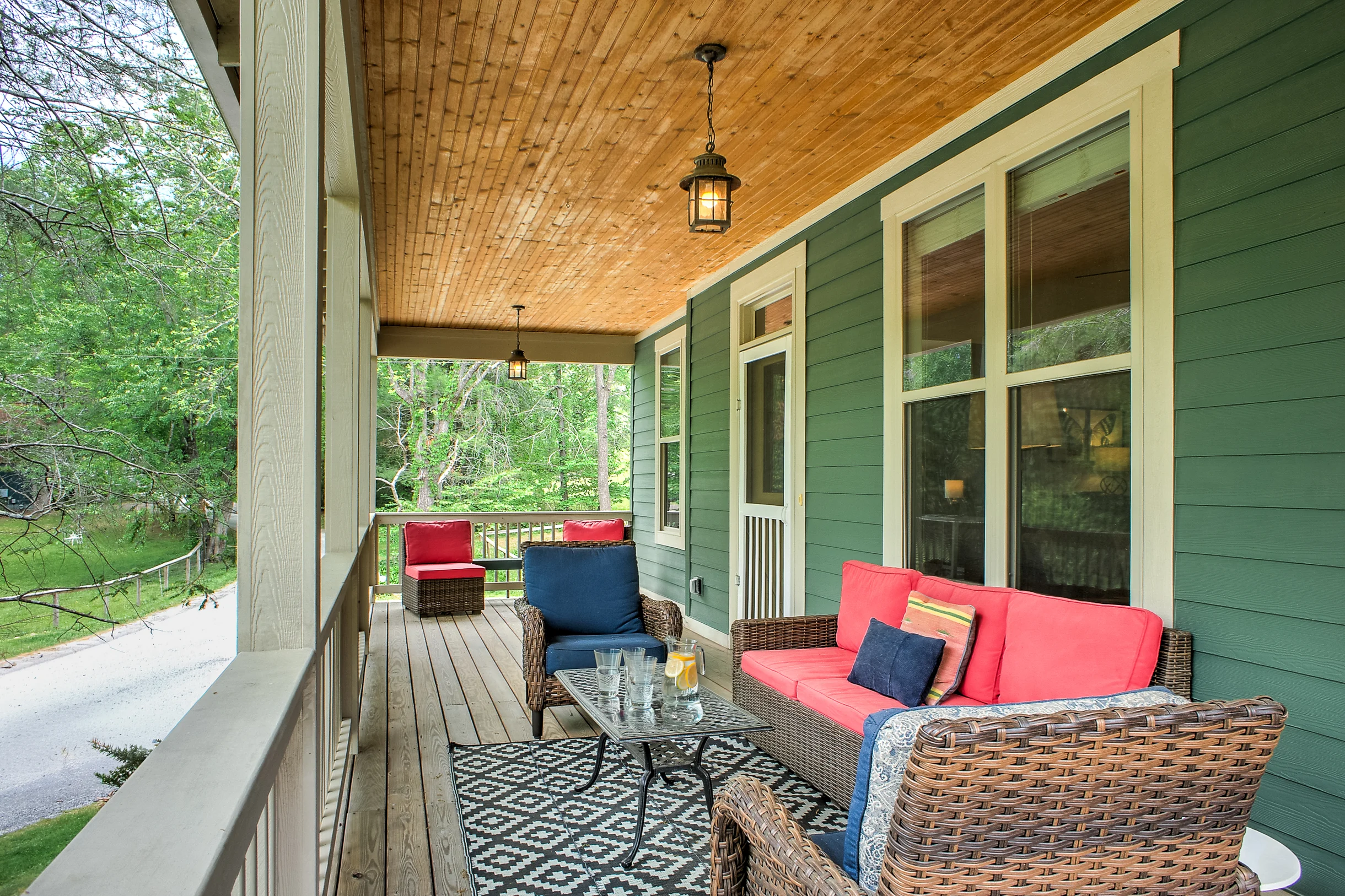 Lake Cove Cottage property photo 3