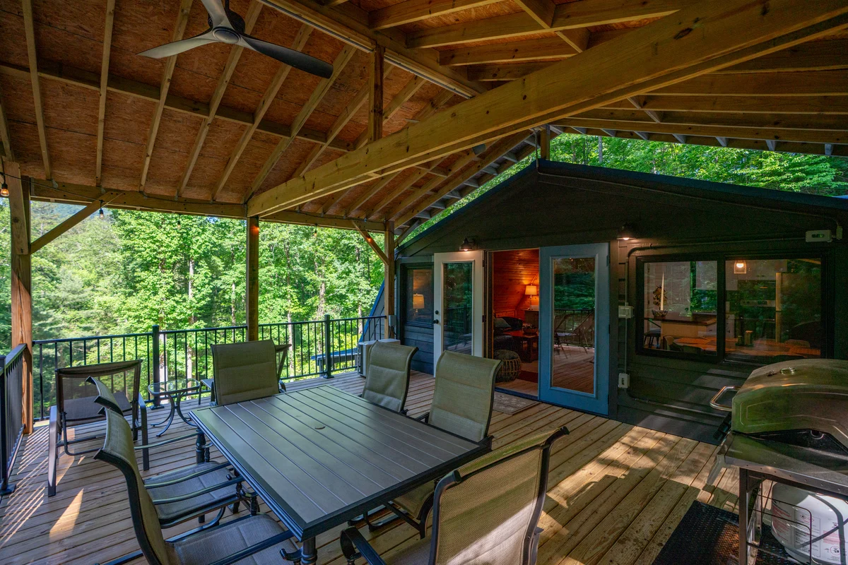 Property in Lake Lure property photo 2