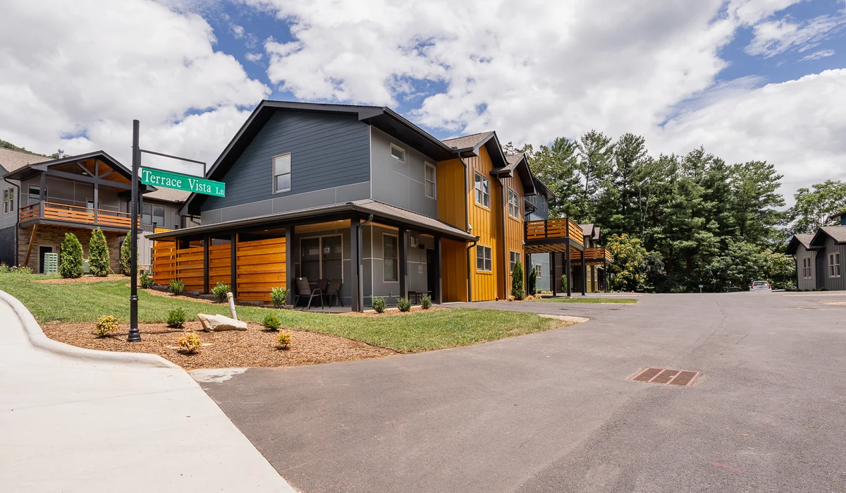 Home in Asheville property photo 2