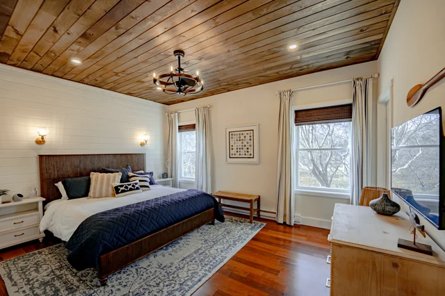 Bedroom 1 image 1
