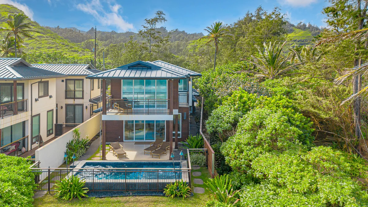 Majestic Mahakea Oceanfront Oasis property photo 3