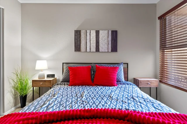 Guest Bedroom image 1