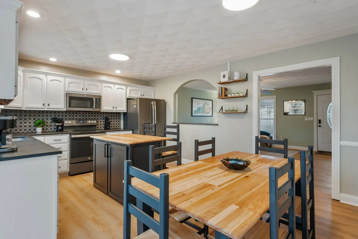 Spacious, Pristine Home w/ Firepit, Bourbon Lounge property photo 3