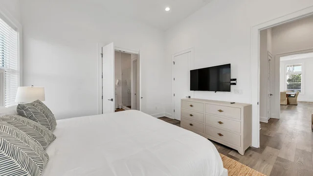 Bedroom 1 image 1