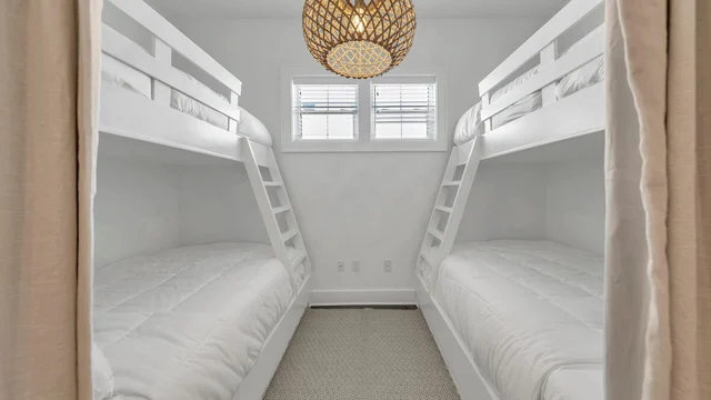 Bedroom 5 image 1