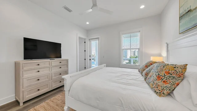 Bedroom 4 image 1