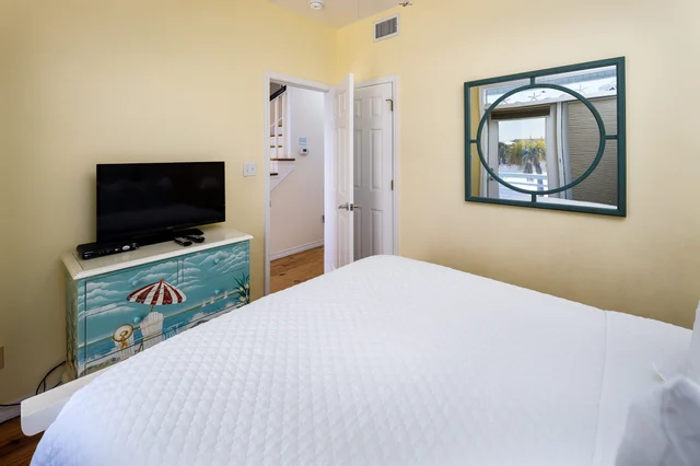 Bedroom 1 image 1