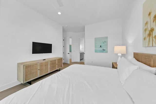 Bedroom 3 image 1