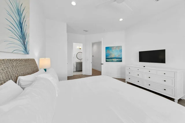 Bedroom 2 image 1