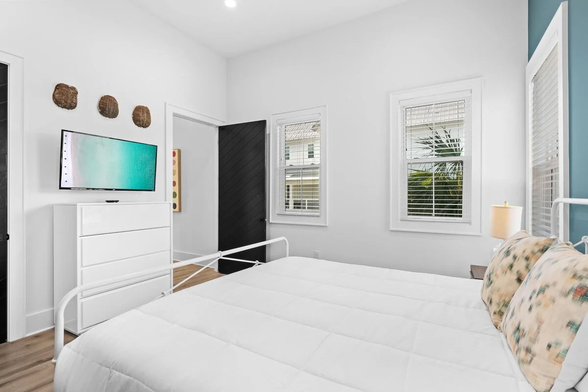 Bedroom 2 image 1
