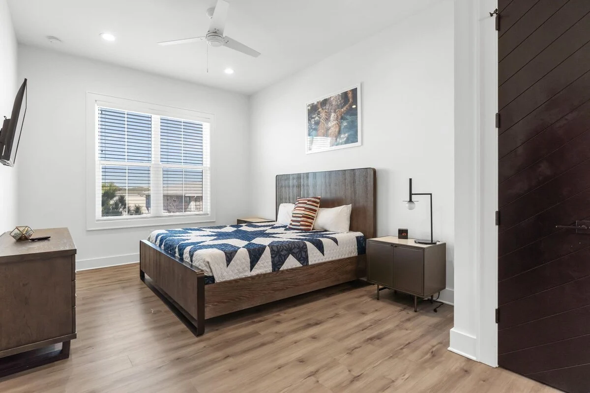 Bedroom 1 image 1