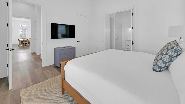 Bedroom 2 image 1