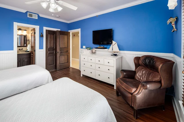 Bedroom 1 image 1