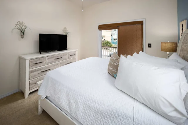 Bedroom 3 image 1