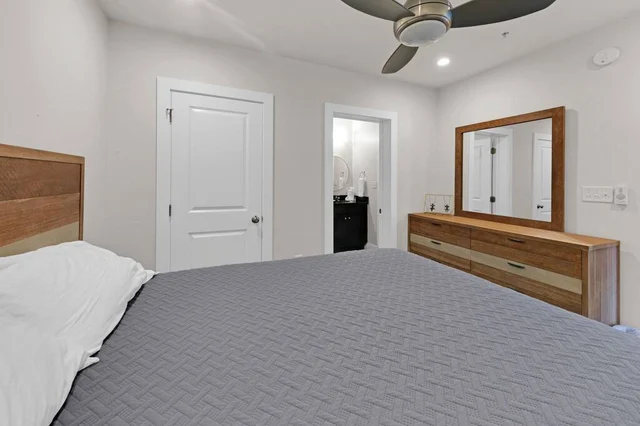 Bedroom 3 image 1