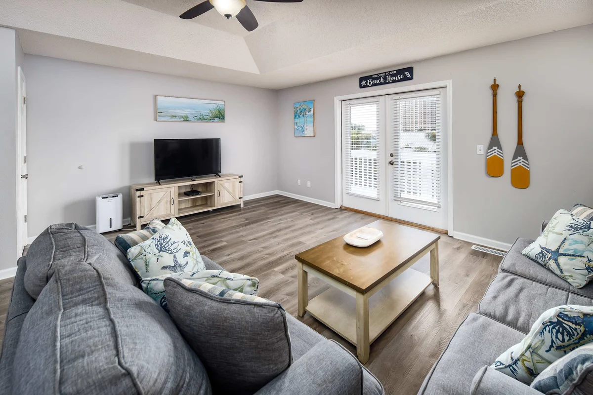 Living Room image 1