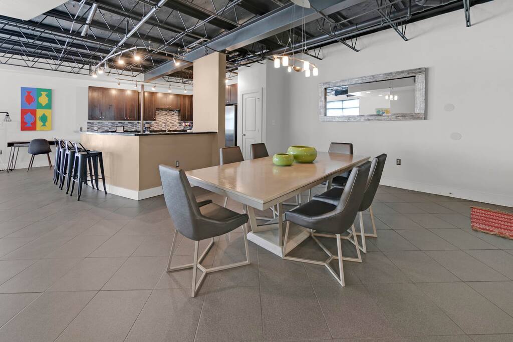 Loft 202 Downtown Loft Beach Area Pet Friendly property photo 3