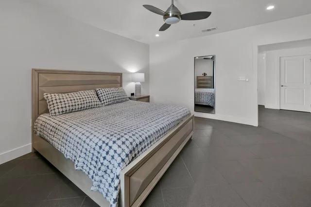 Bedroom 3 image 1