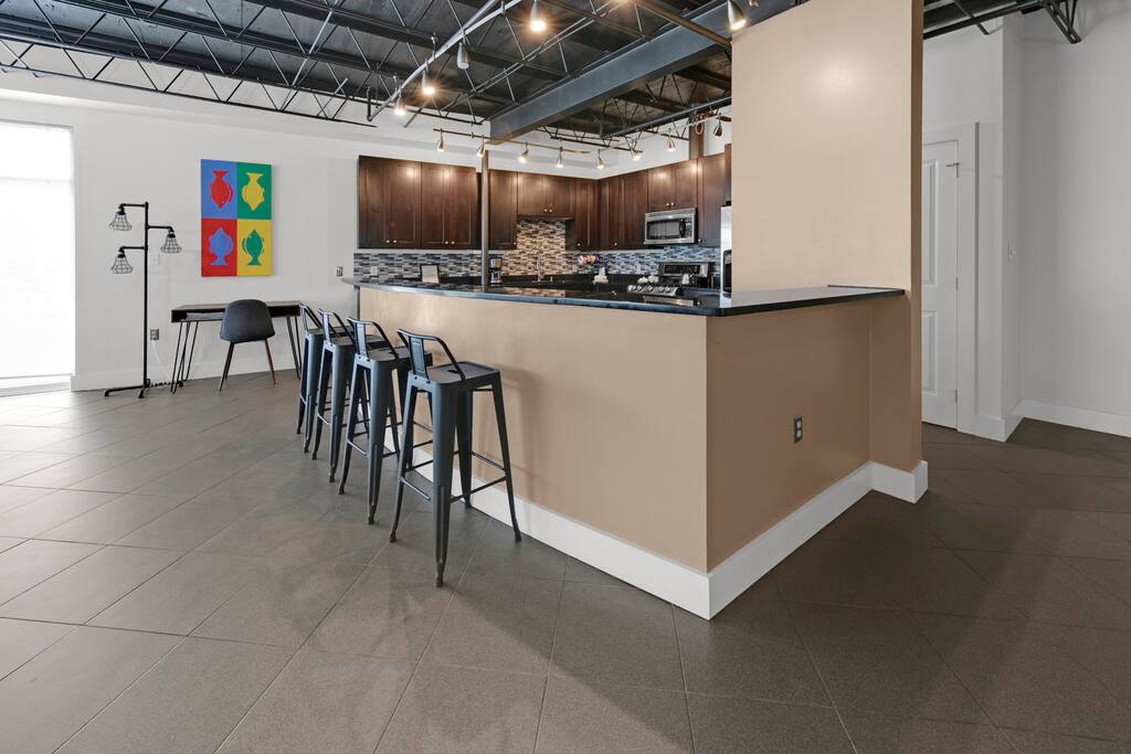 Loft 202 Downtown Loft Beach Area Pet Friendly property photo 4